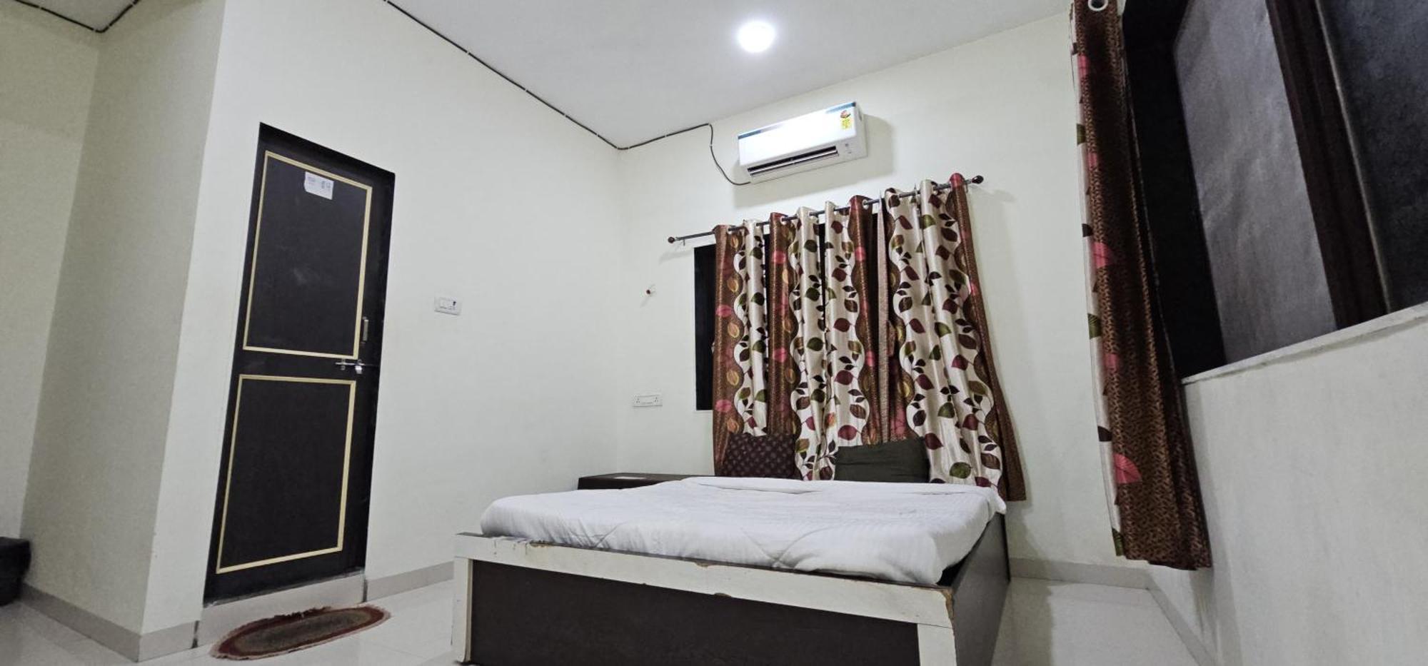 Blue Bell Homestay Лонавала Экстерьер фото